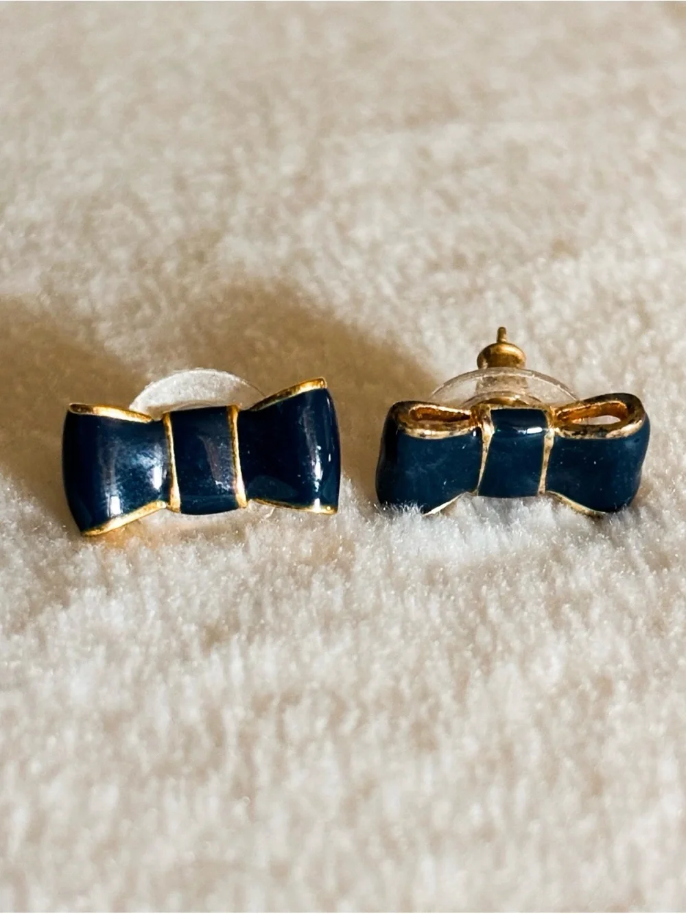 Kate Spade Take A Bow Black Enamel Stud Earrings - Gold